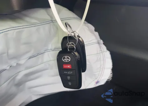 2025 Toyota Grand Highlander Xle from USA, damaged, VIN 5TDAAAA56SS023560